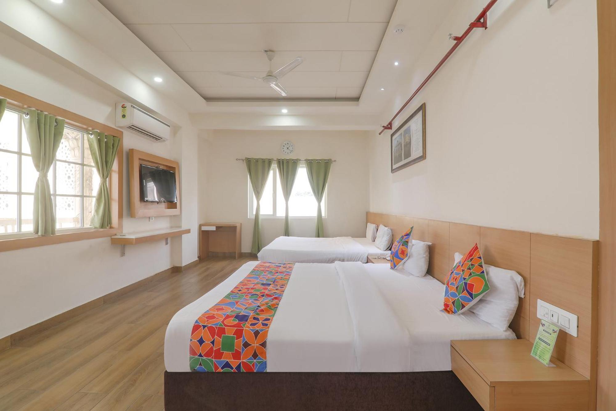Fabhotel Raghubar Kripa Lucknow Ngoại thất bức ảnh